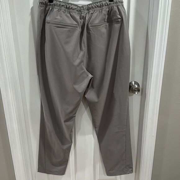 VUORI TRAIN TECH PANTS. SHIITAKE - Picture 4 of 12